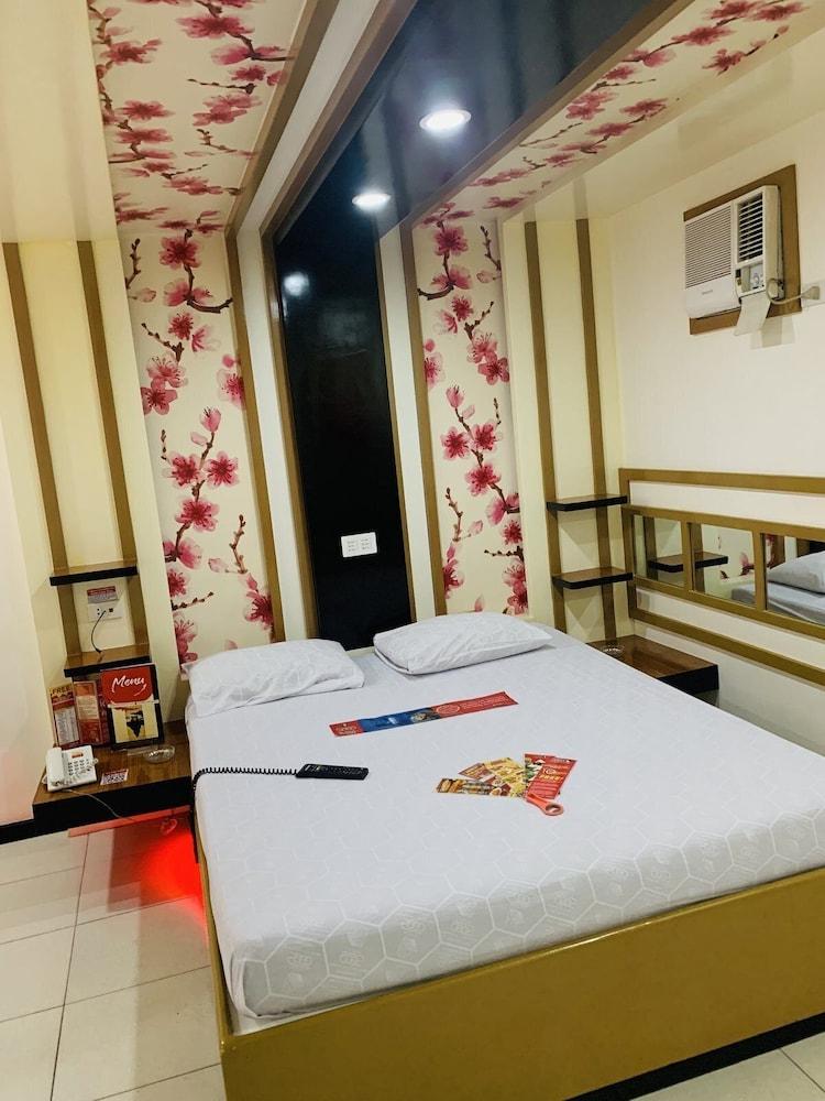 Hotel Sogo Tarlac Экстерьер фото
