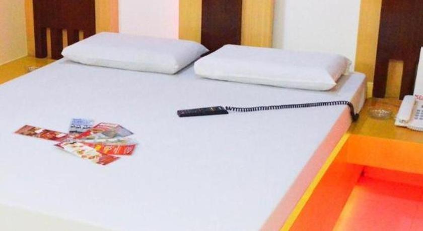 Hotel Sogo Tarlac Экстерьер фото